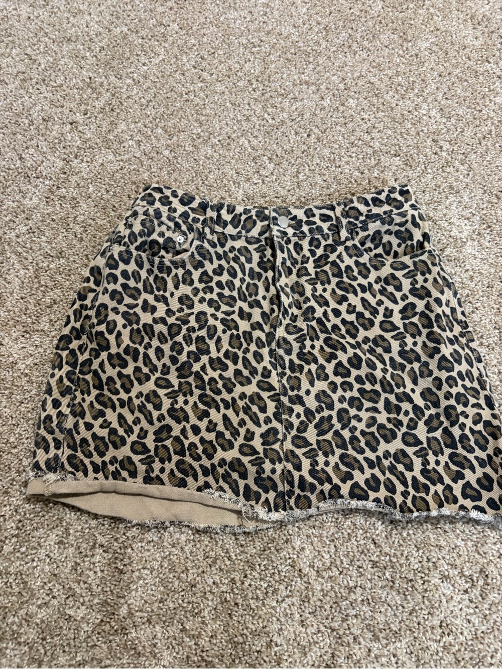 entro Leopard Print Mini Skirt in Tan and Black